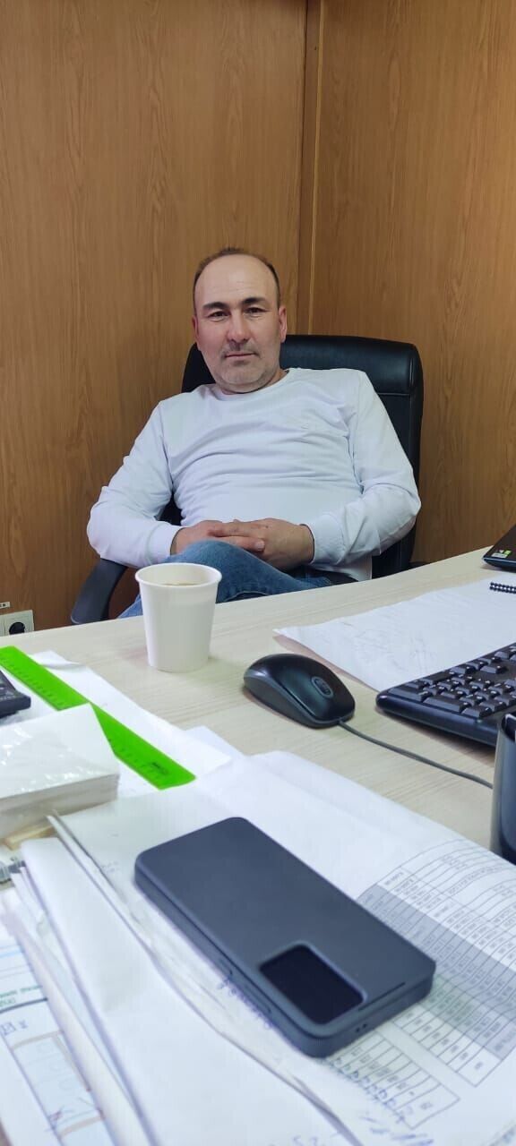  43047895  Murat, 46 ,    