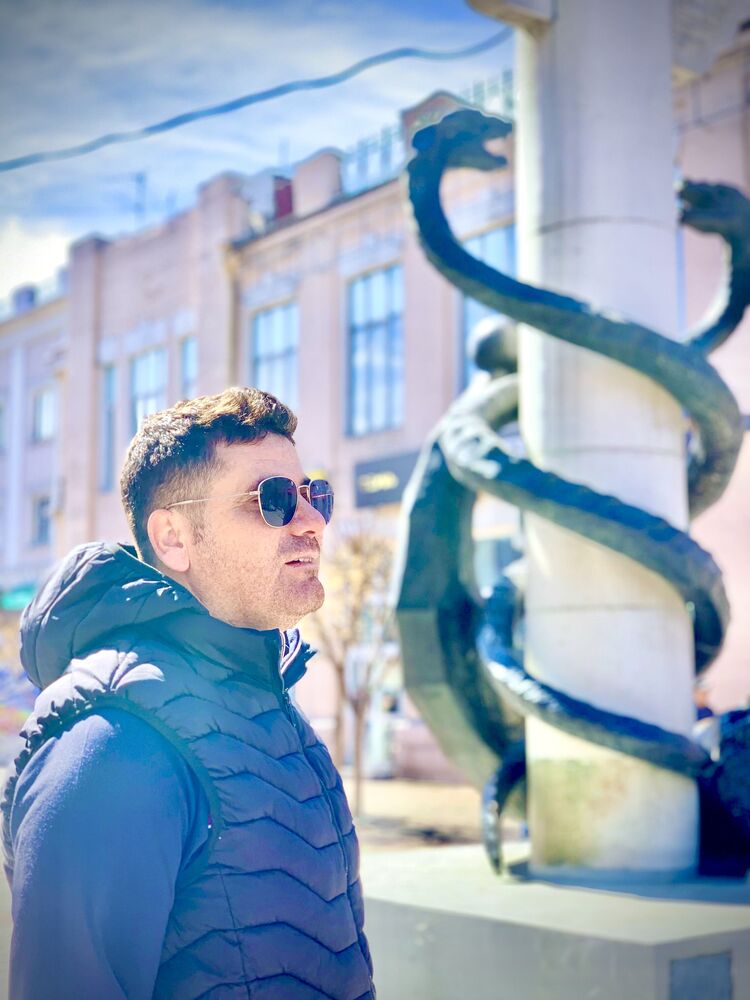  44282375  Rezak, 35 ,    