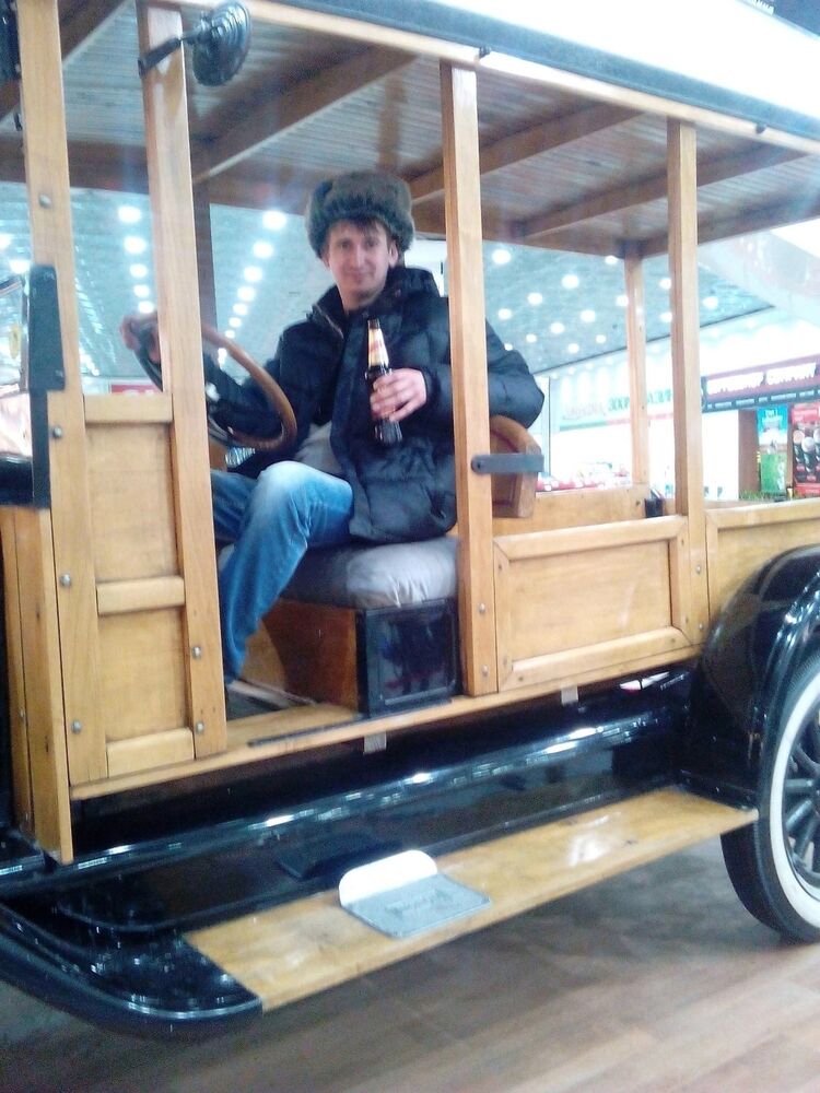  ,   Alexander, 33 ,   c 