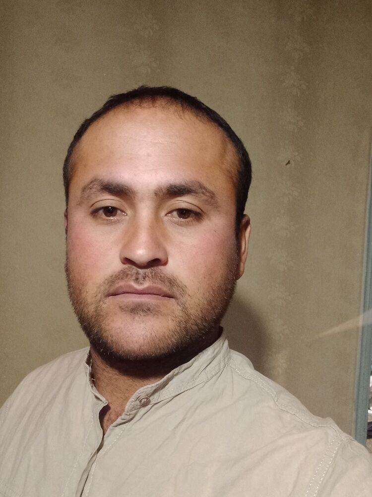  24649015  Jurabek, 34 ,    