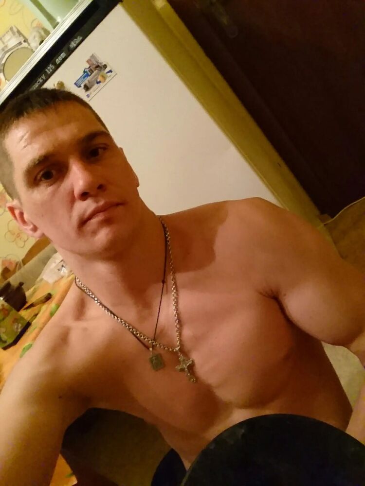  31176395  Alexei, 38 ,    
