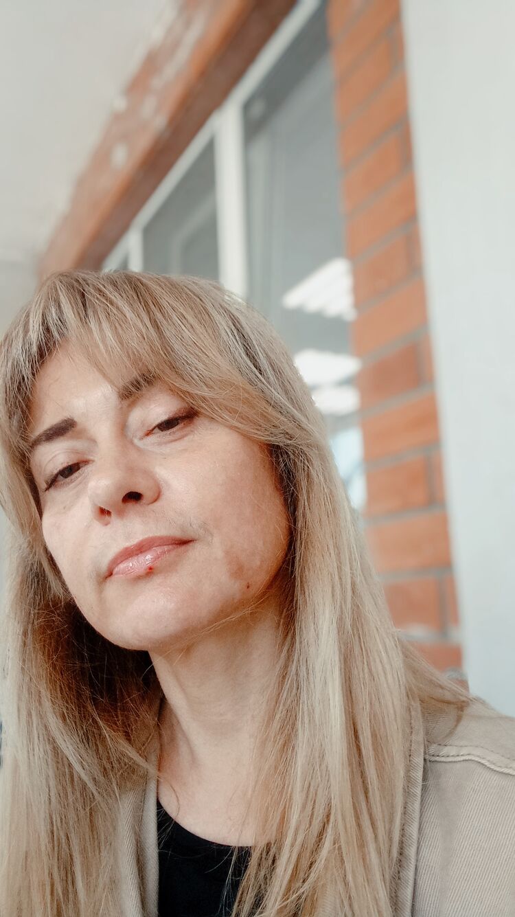  52894515  Nastena, 47 ,    