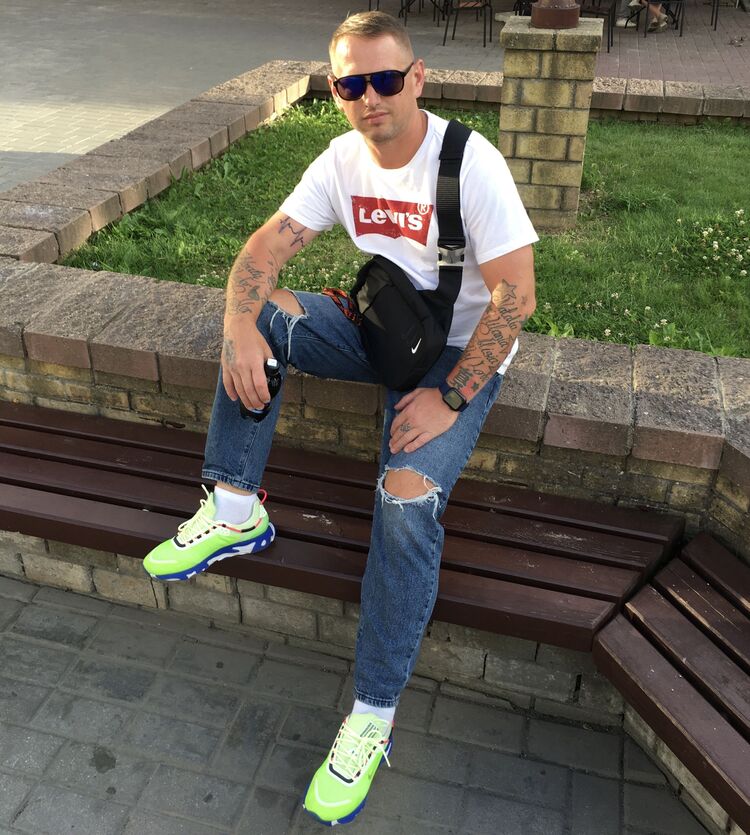  ,   Alex, 40 ,   ,   , 