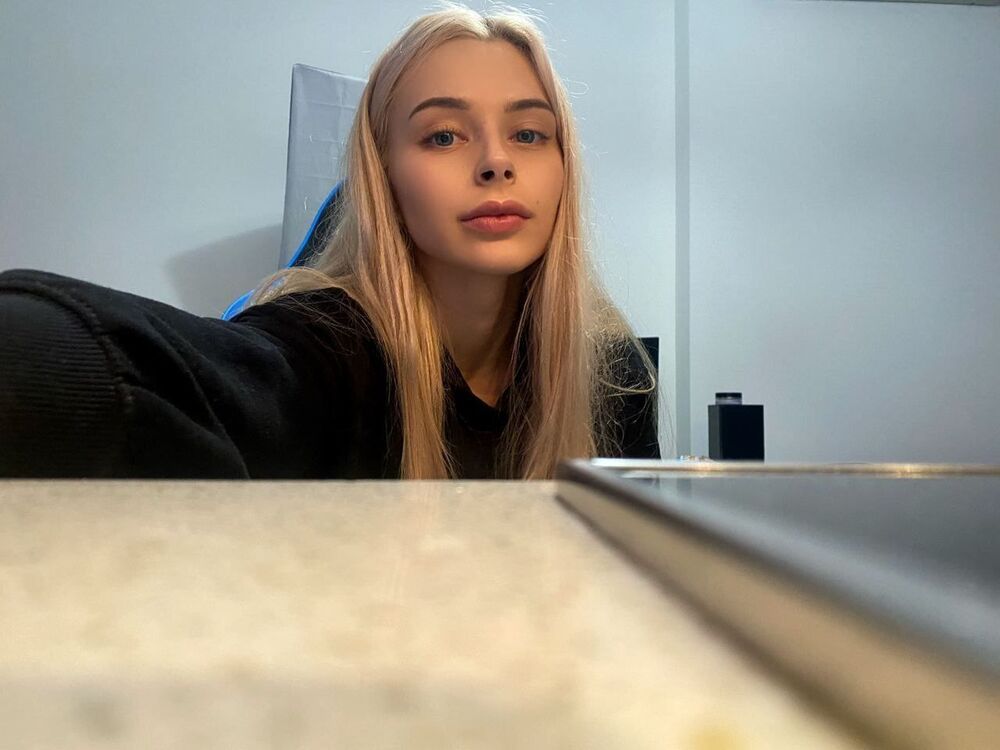  41152365  Lolovevem, 25 ,    