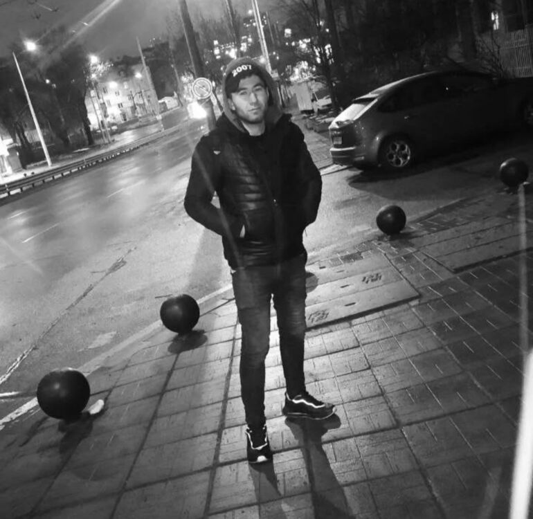  50742535  Ravshanbek, 28 ,    