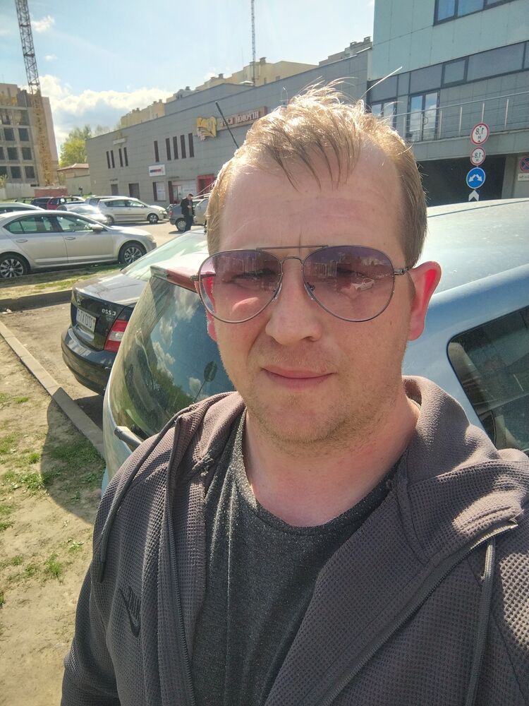  53143905  Denis, 37 ,    