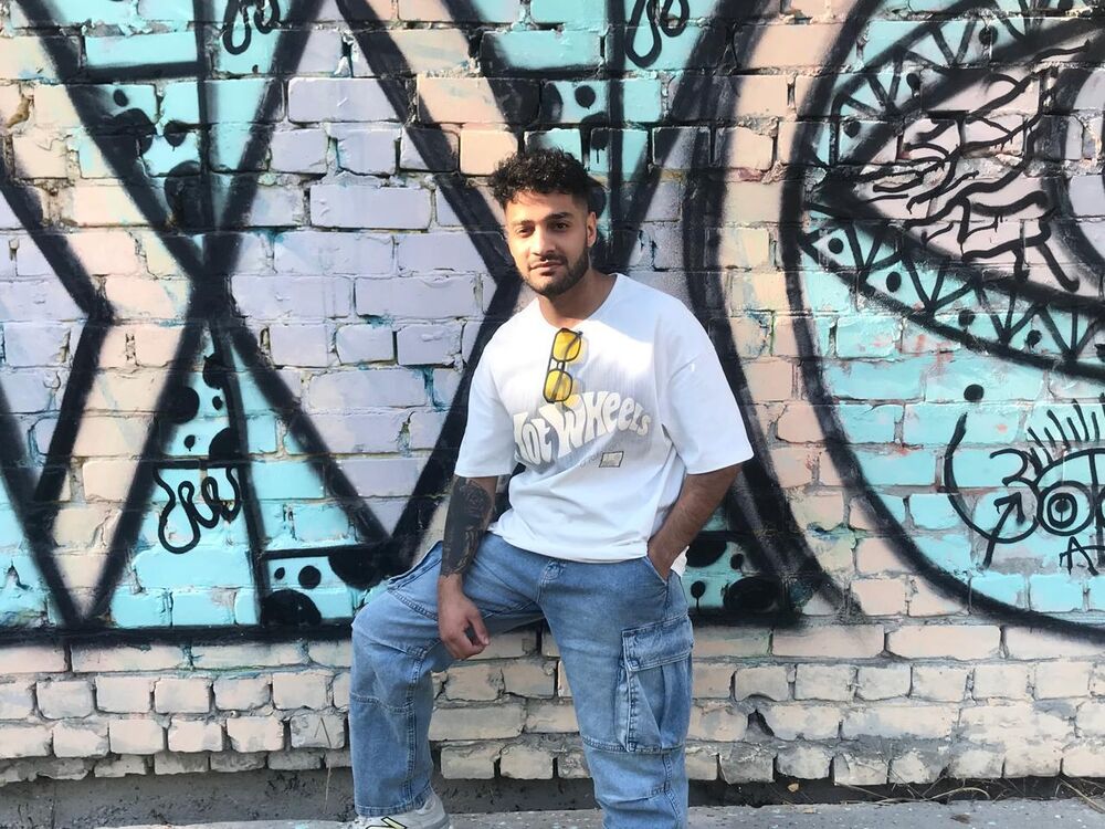 ,   Maro, 23 ,   ,   