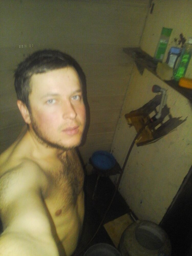  ,   Maxim, 32 ,   
