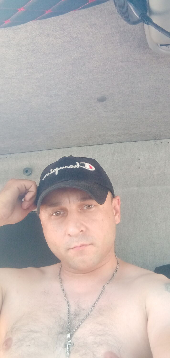  35795445  Oleg, 34 ,     