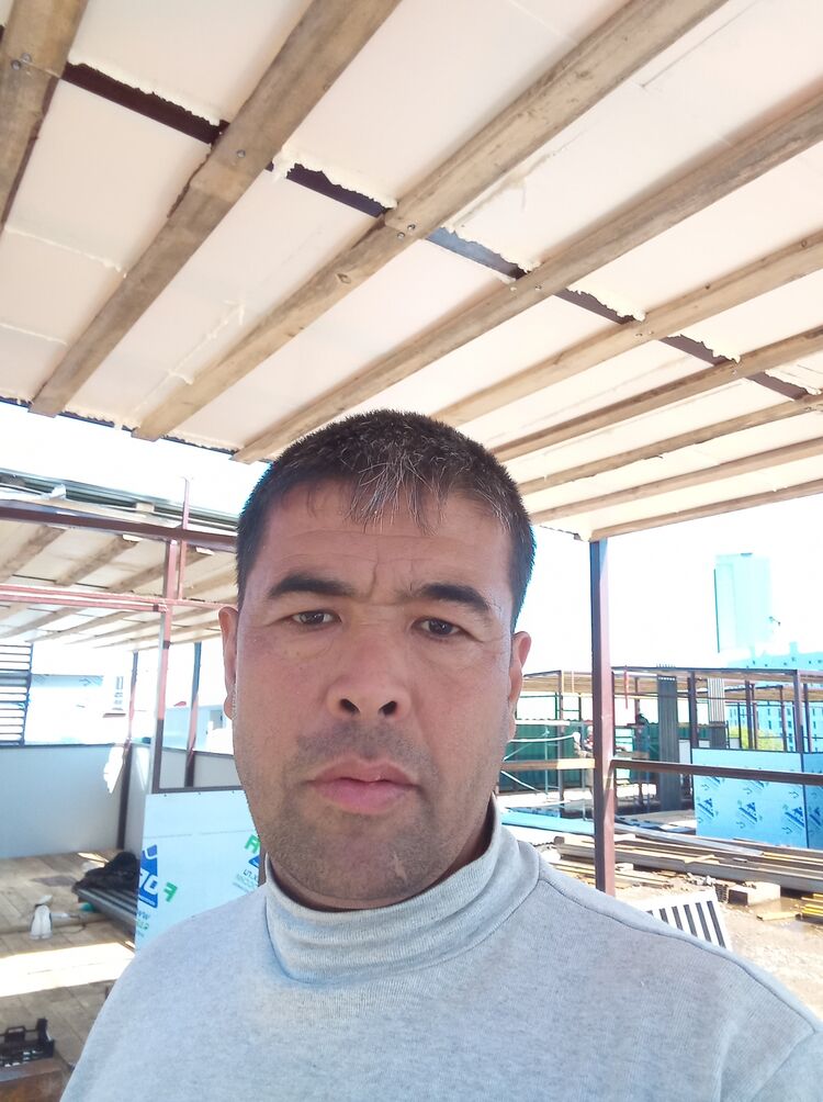  36244795  Azat, 40 ,    