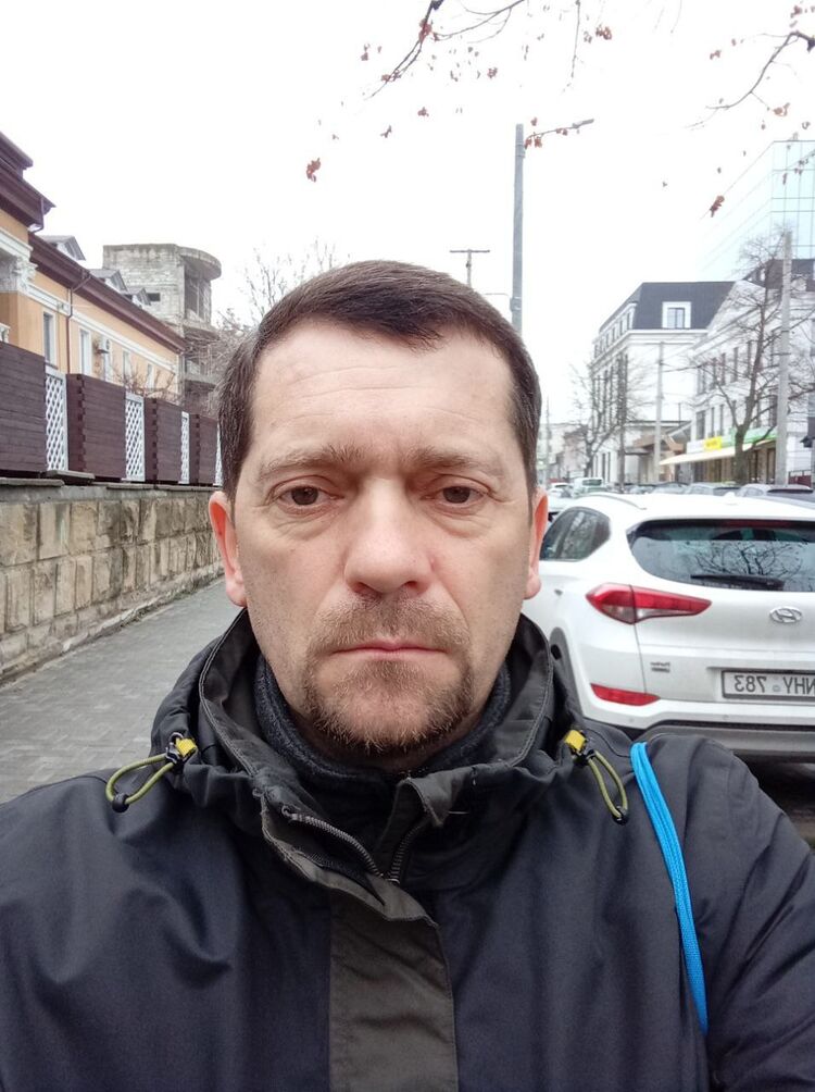  ,   Sergiu, 45 ,   ,   