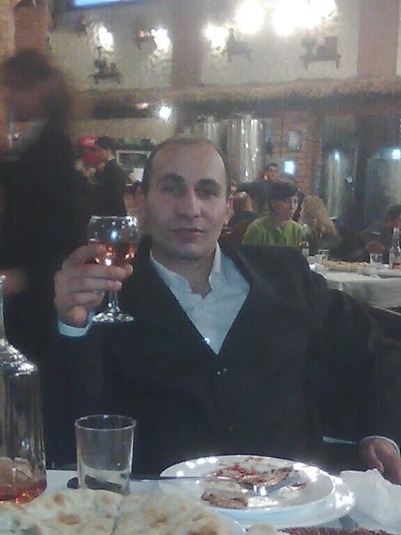  47863075  Giorgi, 41 ,    