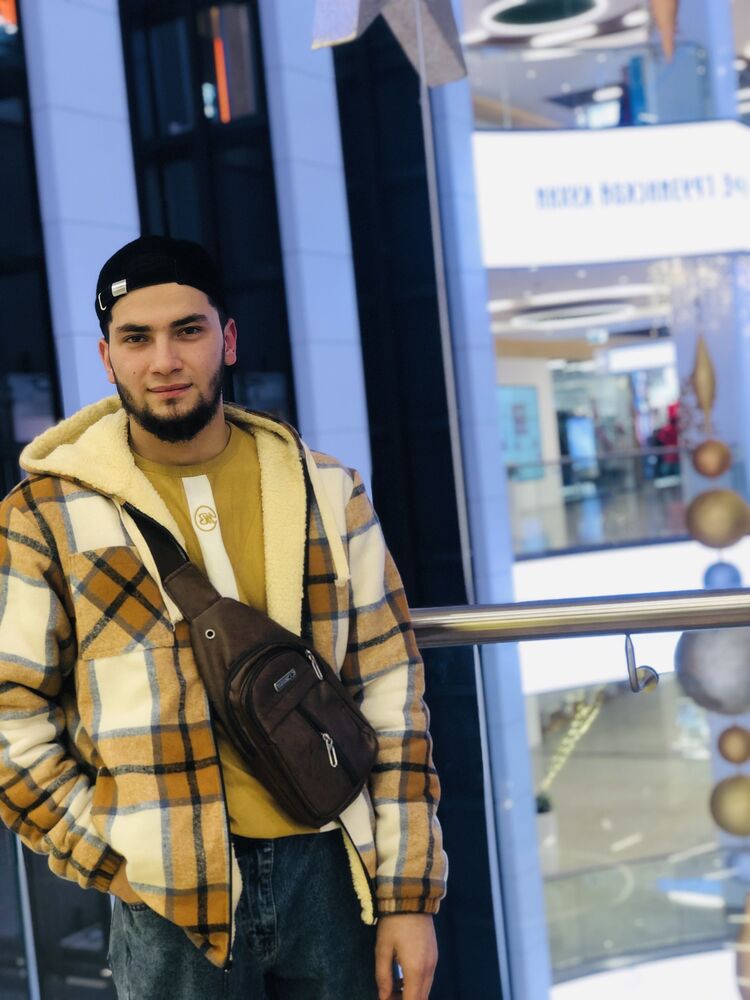  ,   Ali, 25 ,   ,   