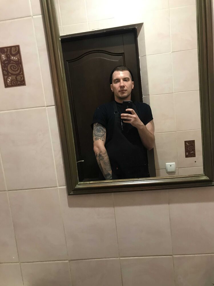  31320845  Oliver, 33 ,    