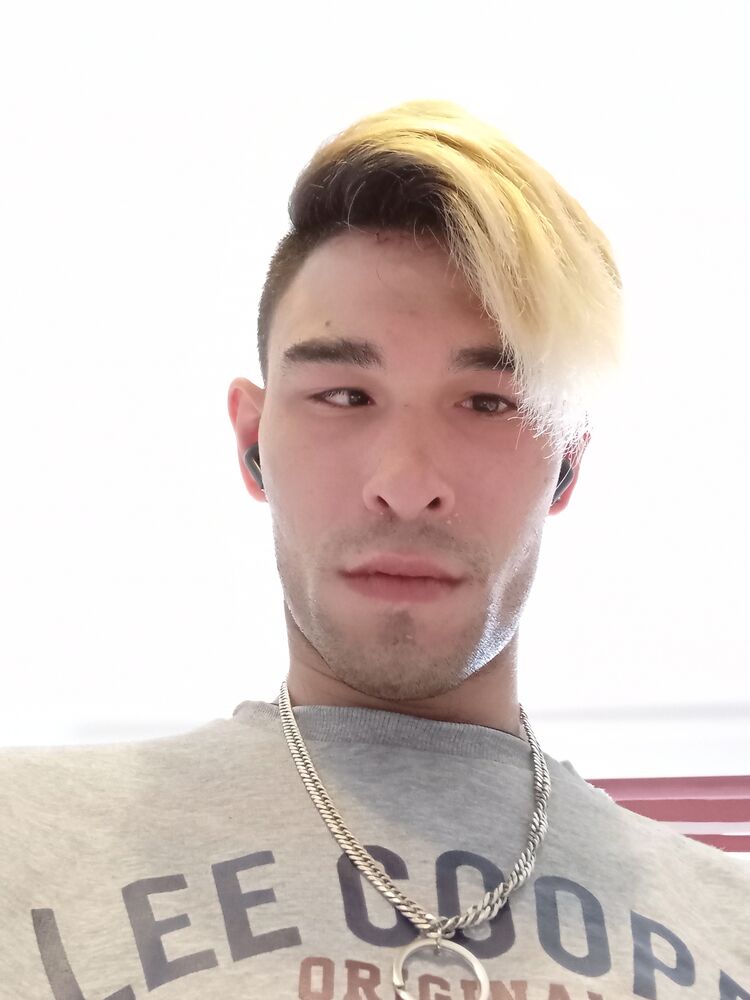  ,   Viktors, 26 ,   ,   