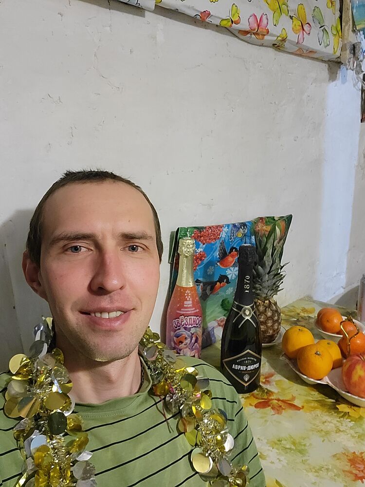  49706565  Denis, 38 ,    