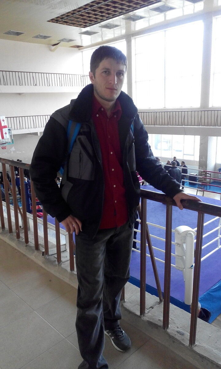  ,   Lasha, 40 ,   ,   , c 