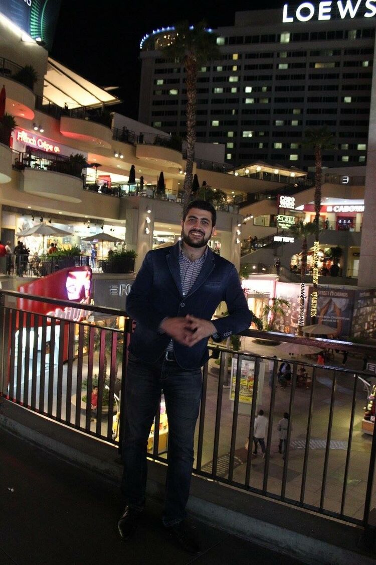  53810585  George, 38 ,    