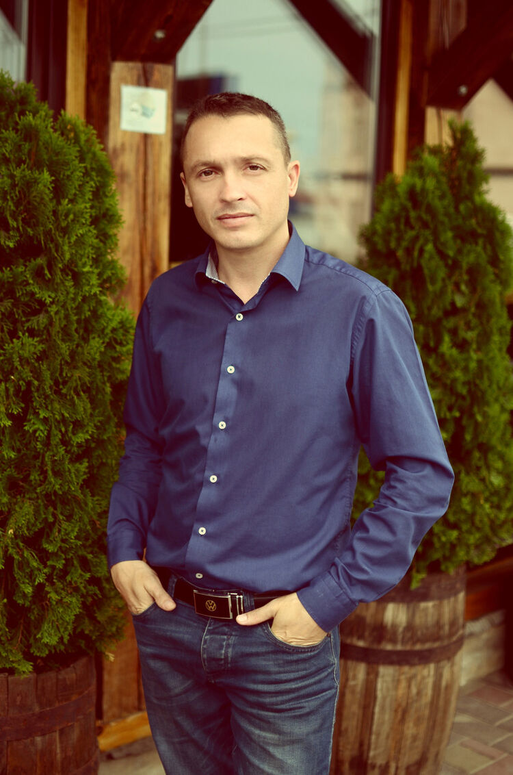  17592665  Alexander, 39 ,    