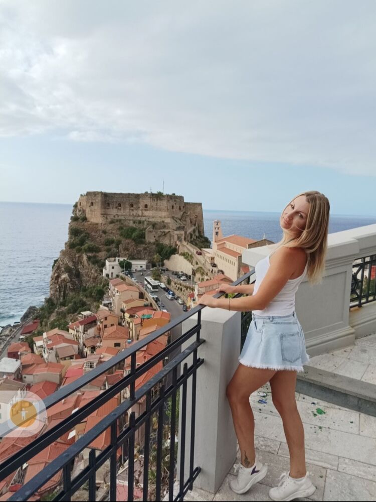  39293905  Vica, 39 ,    