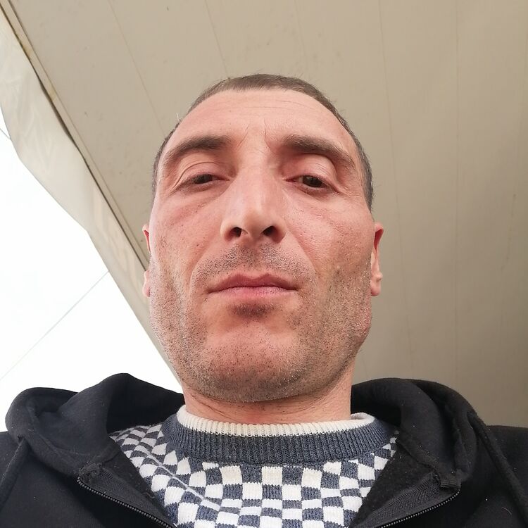  ,   Artur, 40 ,   ,   