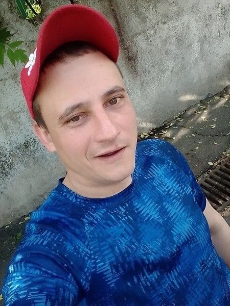  45648945  Pavel, 33 ,    