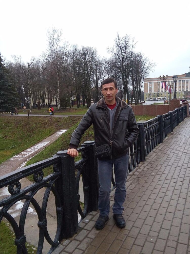  10580195  Sergei, 52 ,    