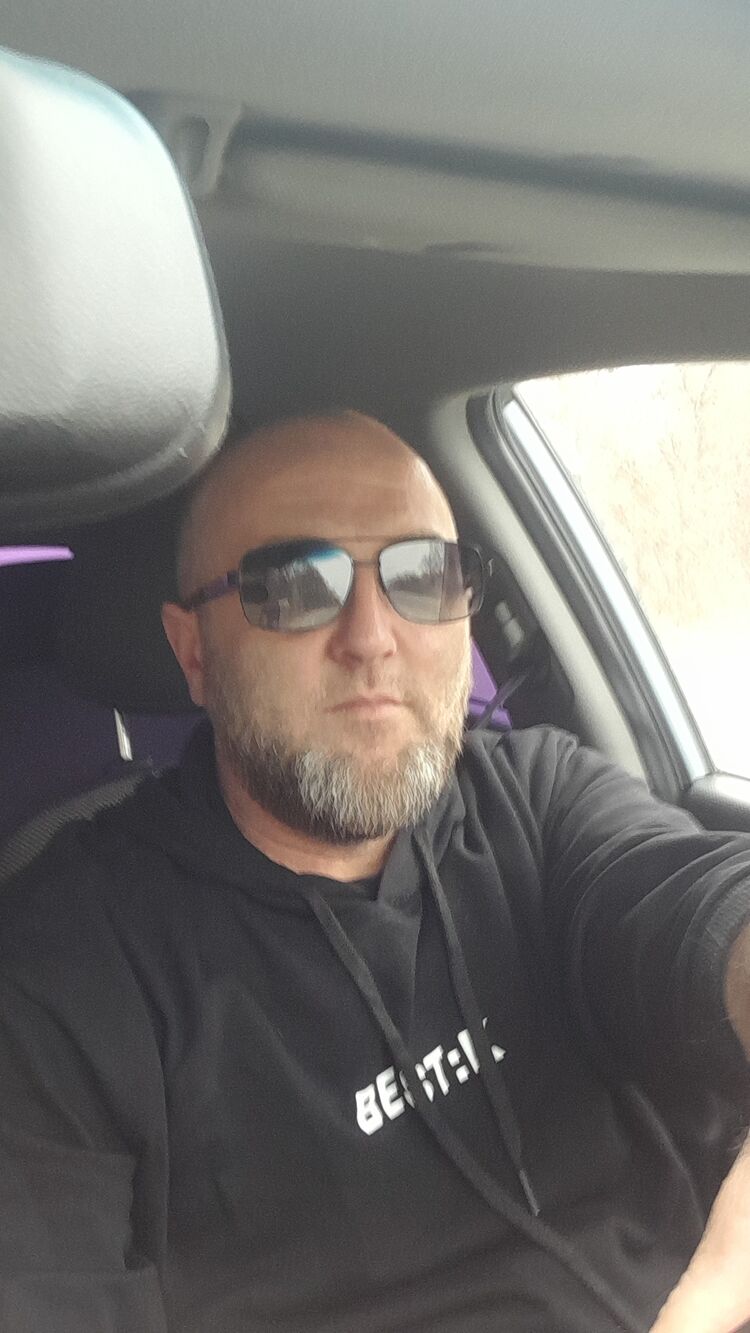  53995855  Ayndi, 42 ,     