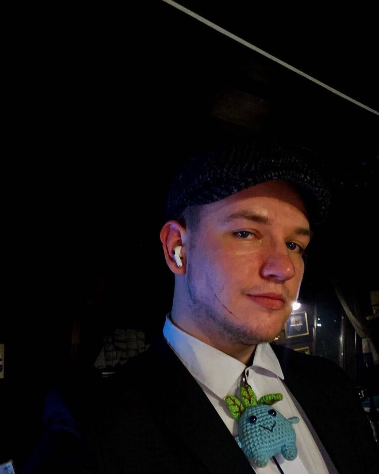  43818135  Vladimir, 27 ,    -