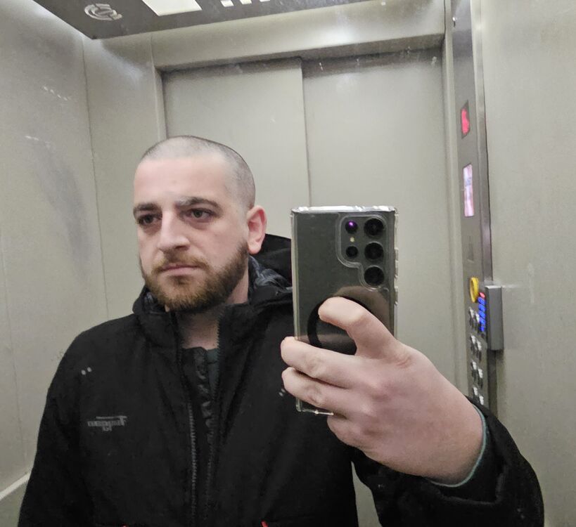  ,   Avtandil, 33 ,   ,   , c 