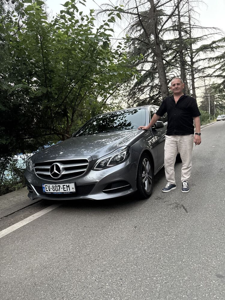  53793285  Zaza, 52 ,    