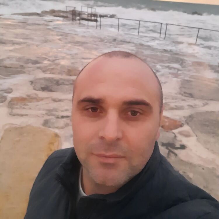  52366715  David, 41 ,    