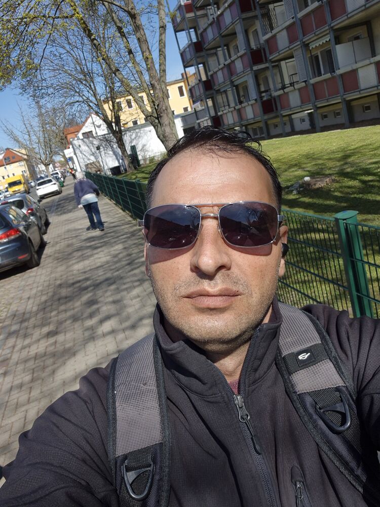 ,   Levan, 39 ,   ,   