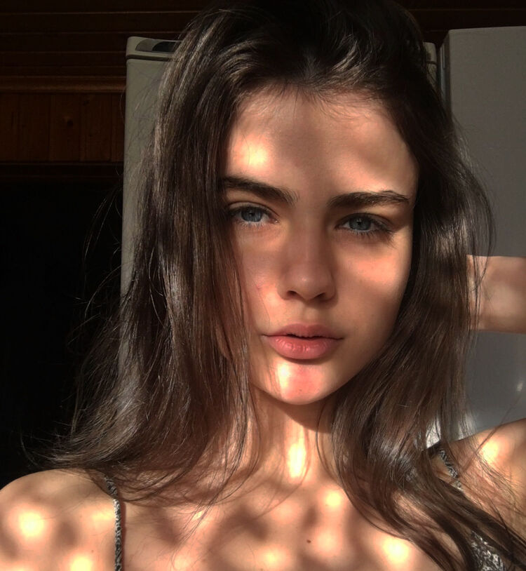 ,   Milana, 25 ,   , 