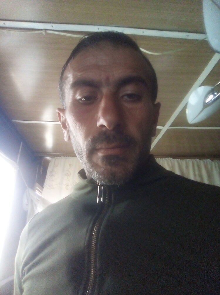  48101495  Artur, 43 ,    