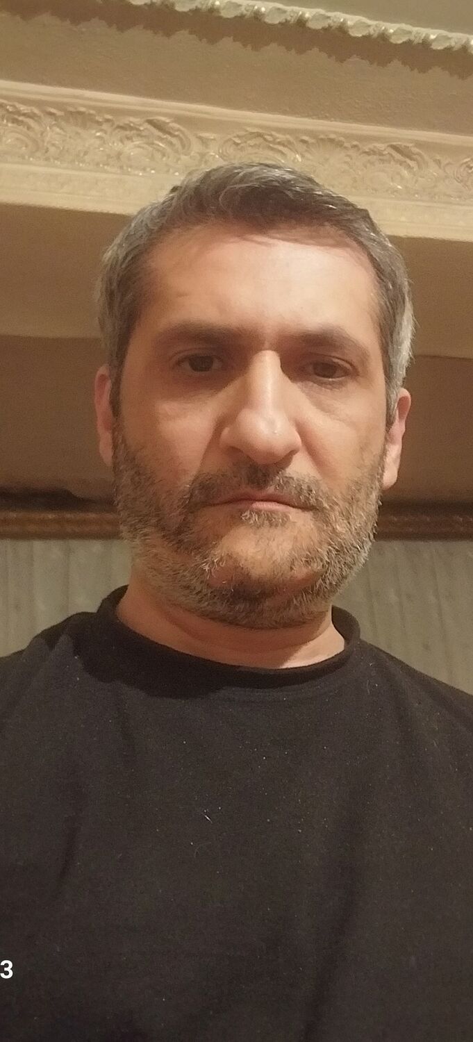  39883585  Sadiq, 46 ,    