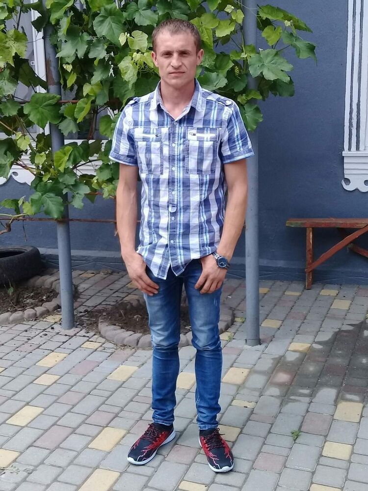  14438465  Nicolai, 32 ,    