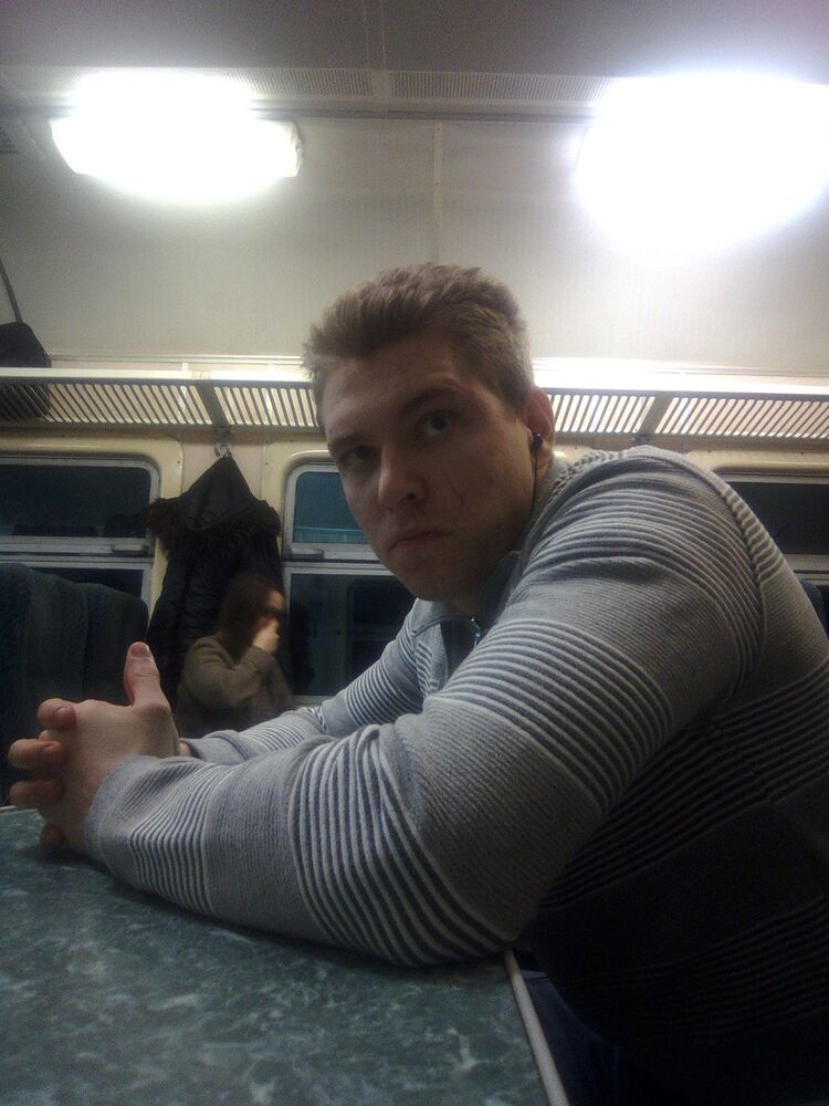  11239855  Maximilian, 30 ,    