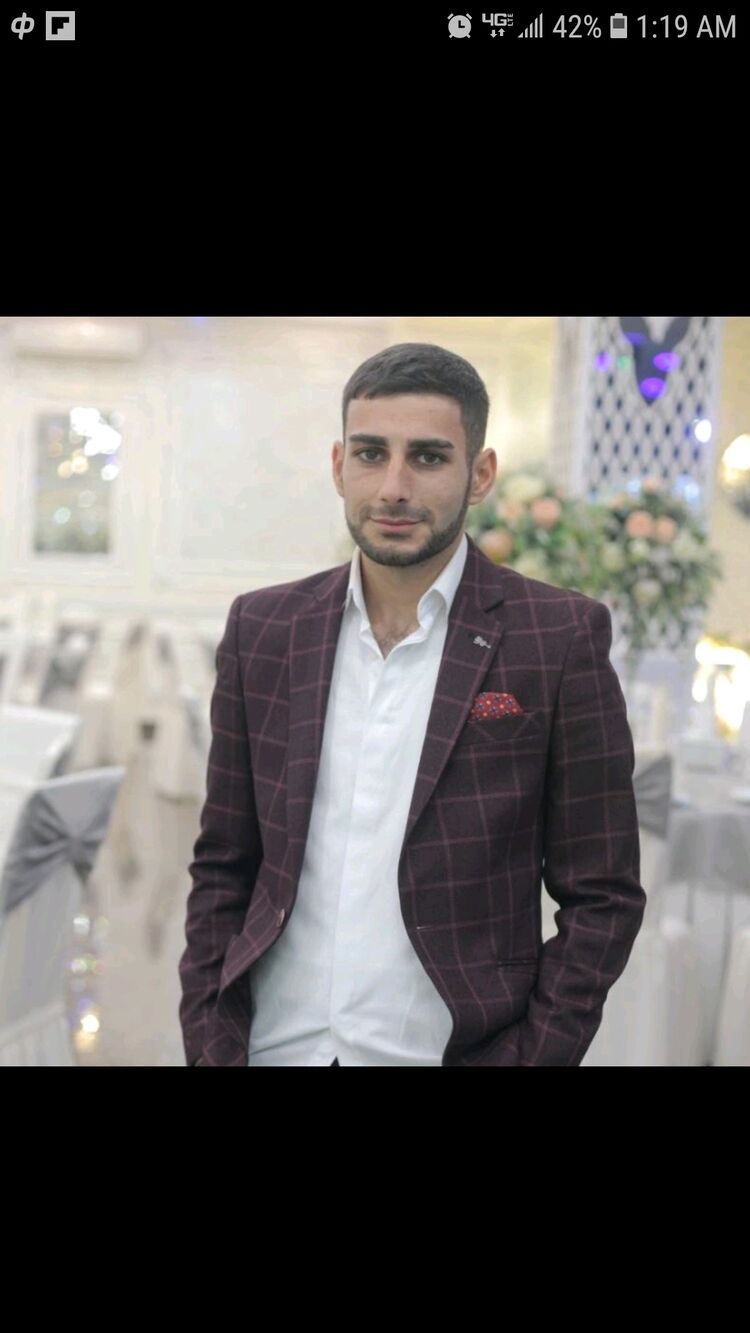  ,   Razmik, 28 ,   ,   