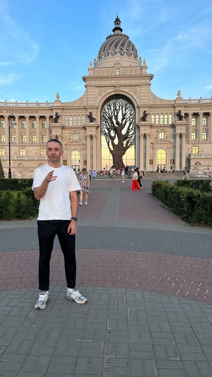  52085555  Anton, 37 ,    