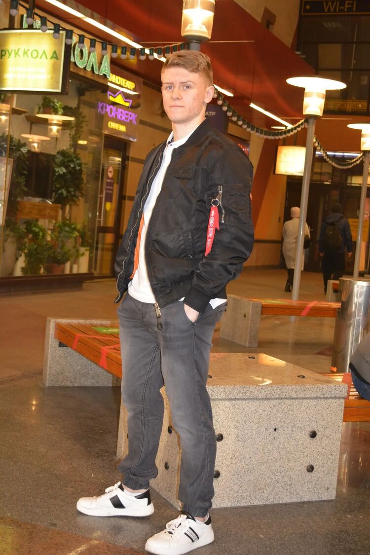  ,   Mikhail, 25 ,   ,   