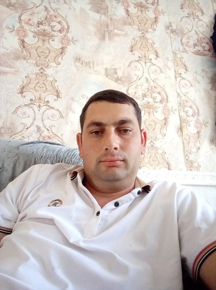  53352895  , 35 ,    