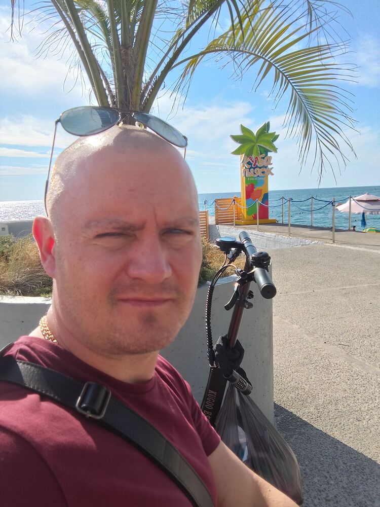  39615075  Vadim, 41 ,    