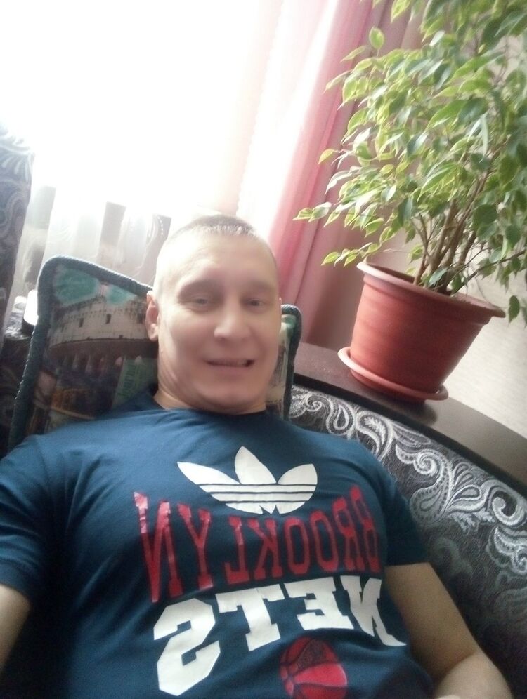  ,   Aleksandr, 42 ,   ,   , c 
