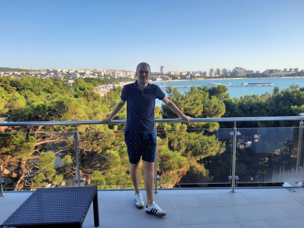  27923725  Pasha, 22 ,    