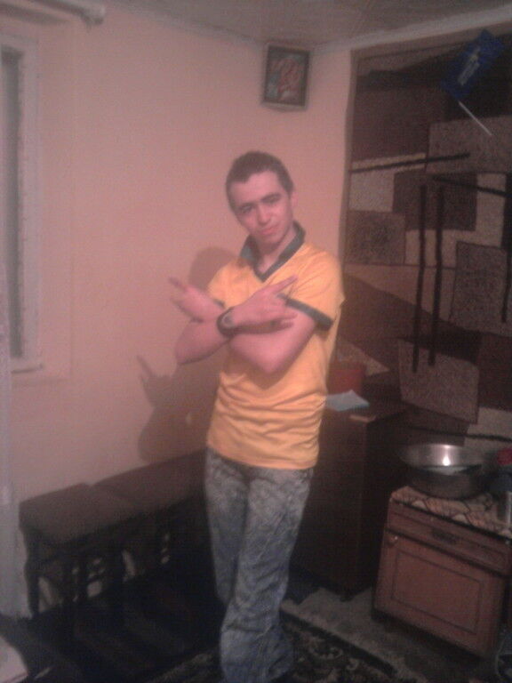  19002365  ANDRII, 29 ,    