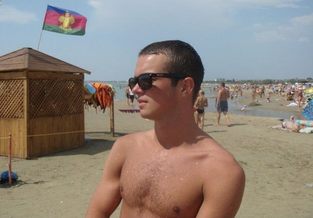  30376155  Artem, 30 ,    
