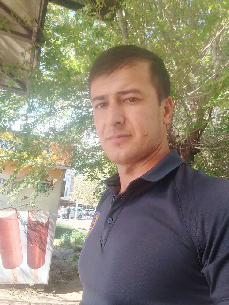  ,   Amir, 32 ,   ,   