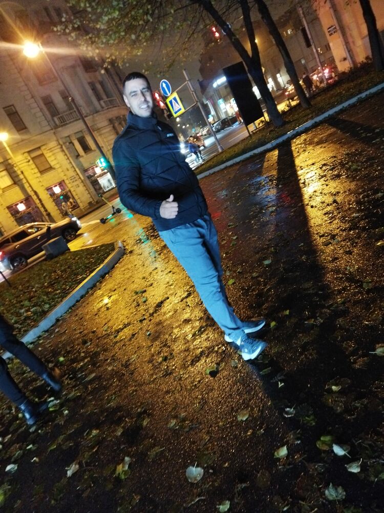  39589165  Ismail, 31 ,    Algiers