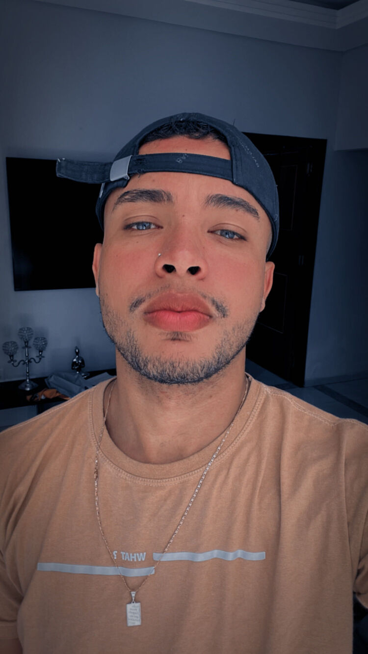  --,   Gusthavo, 26 ,   ,   